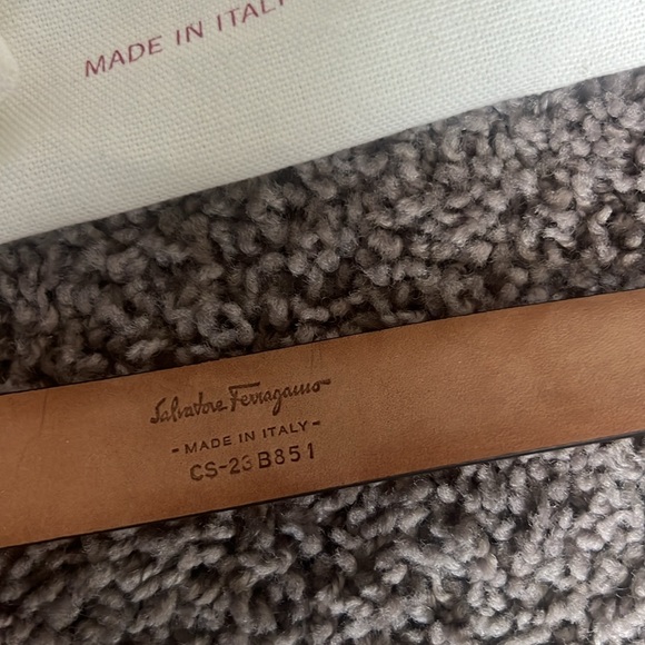 Women’s Salvatore Ferragamo Black With Gold Hardware Belt - Picture 6 of 7